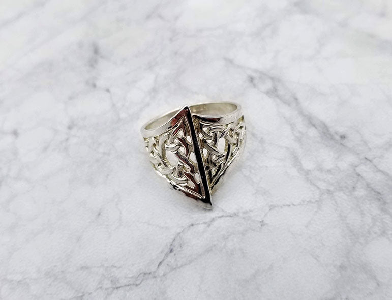 celtic triangle motif ring